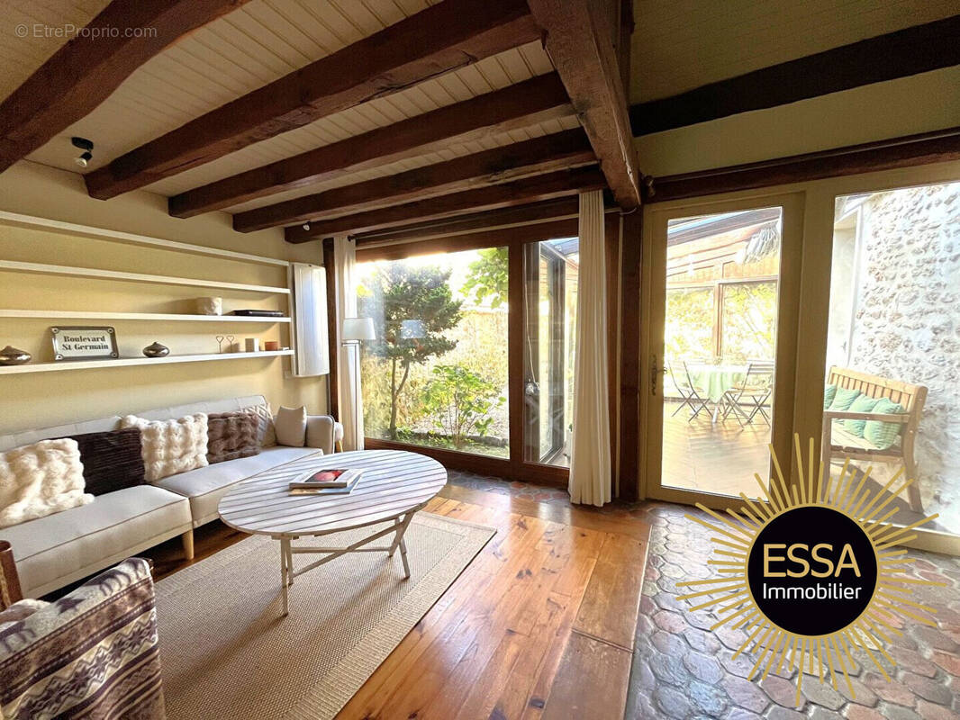 Maison à FEUCHEROLLES