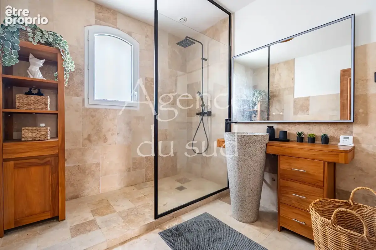 LA CIOTAT ? FIGUEROLLES / MUGEL - Villa type 4/5 de 160m² avec jardin et garage. - photo 10