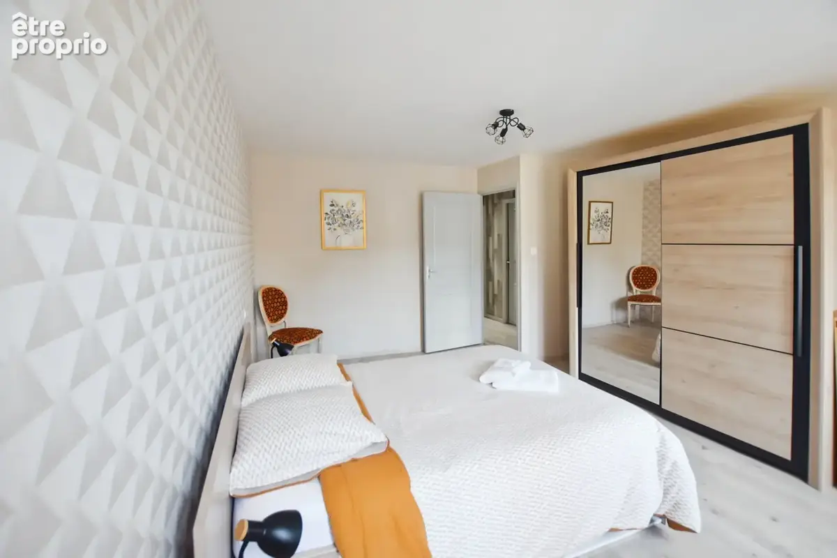 Propriété rénovée de 324 m² avec terrain à COUCHES (71) - photo 19