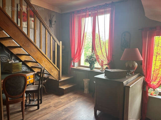 A VENDRE- Rare sur le secteur; Maison de caractère à JARNY-Dépendance aménagée de 41 m2 et parc de 18 ares. - photo 5