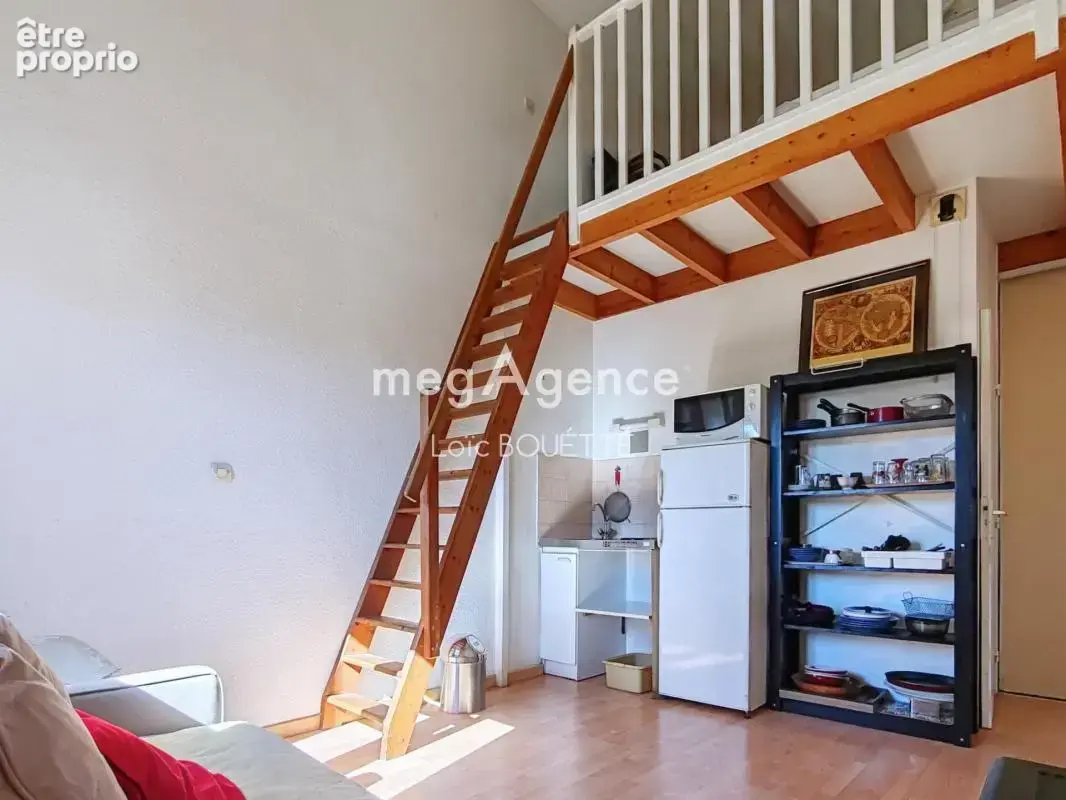 Studio avec mezzanine et 2 stationnements - photo 2