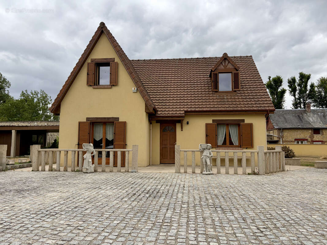 NEUVILLE FERRIERES - Belle maison familiale avec vie de plain-pied, grand jardin et équipements modernes - photo 13