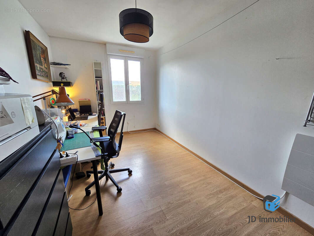 Maison 97 m² à Saint-Andre-Treize-Voies  - photo 9