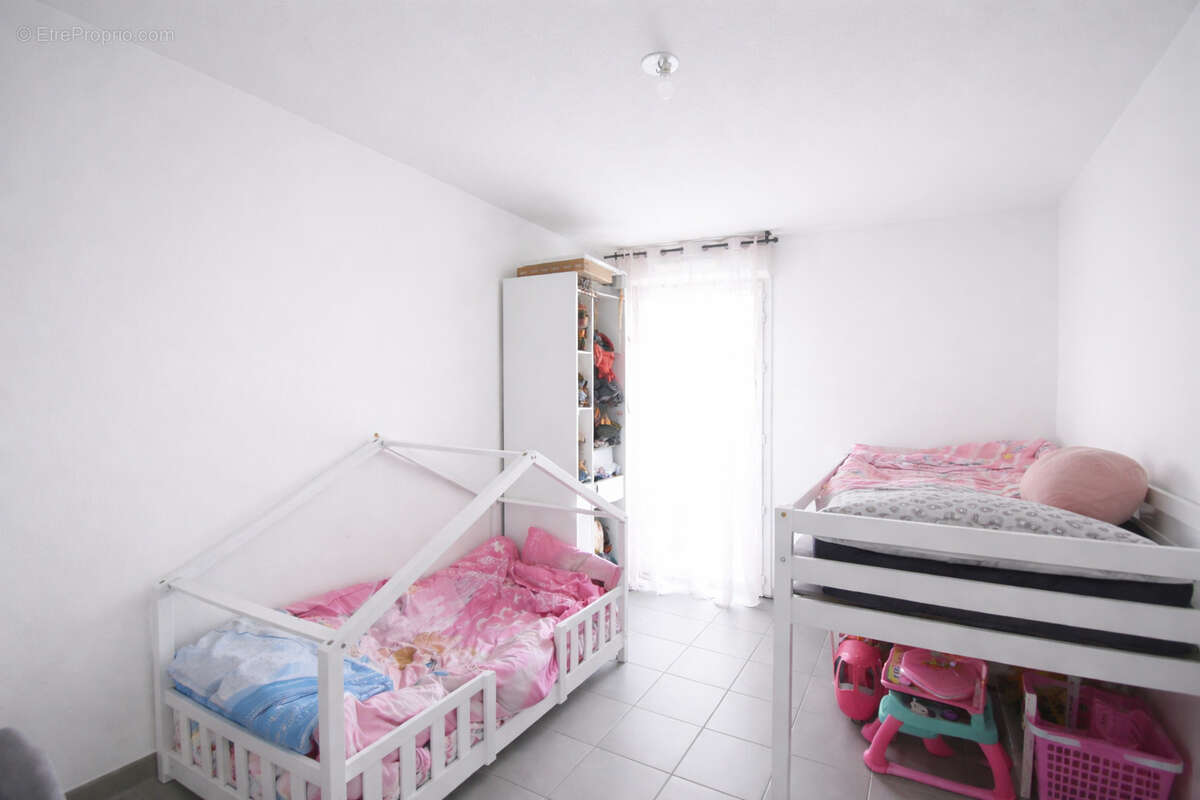 Appartement à MARSEILLE-4E