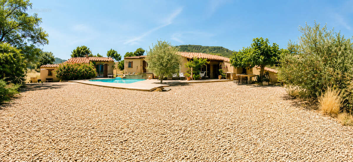 Maison à PLAN-DE-LA-TOUR