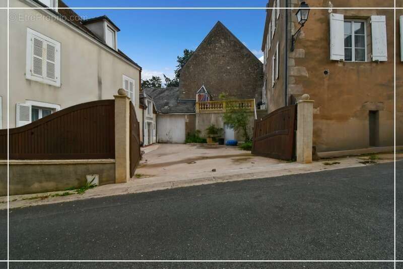 Maison à CHATEAUMEILLANT