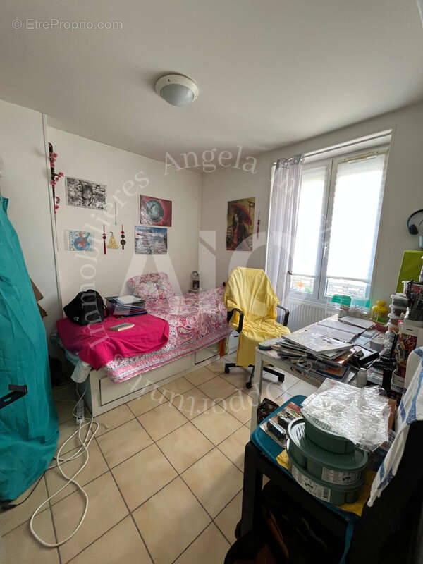 À vendre   Appartement T3 traversant et lumineux de 52 m2 avec balcon en centre ville de Pontcharra (69490  Vi - photo 3