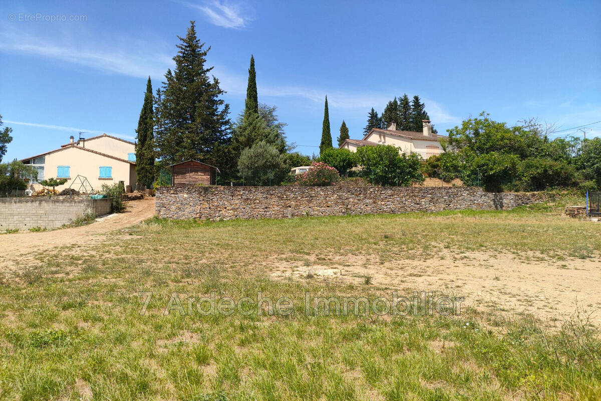 Terrain à SAINT-ETIENNE-DE-FONTBELLON