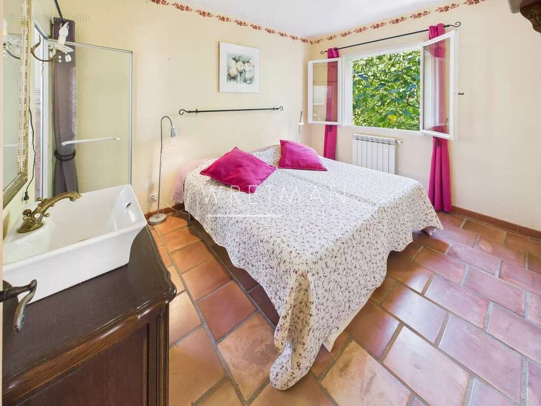 Maison à LE CANNET-DES-MAURES