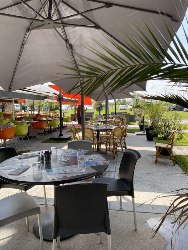 Commerce à SAVIGNEUX