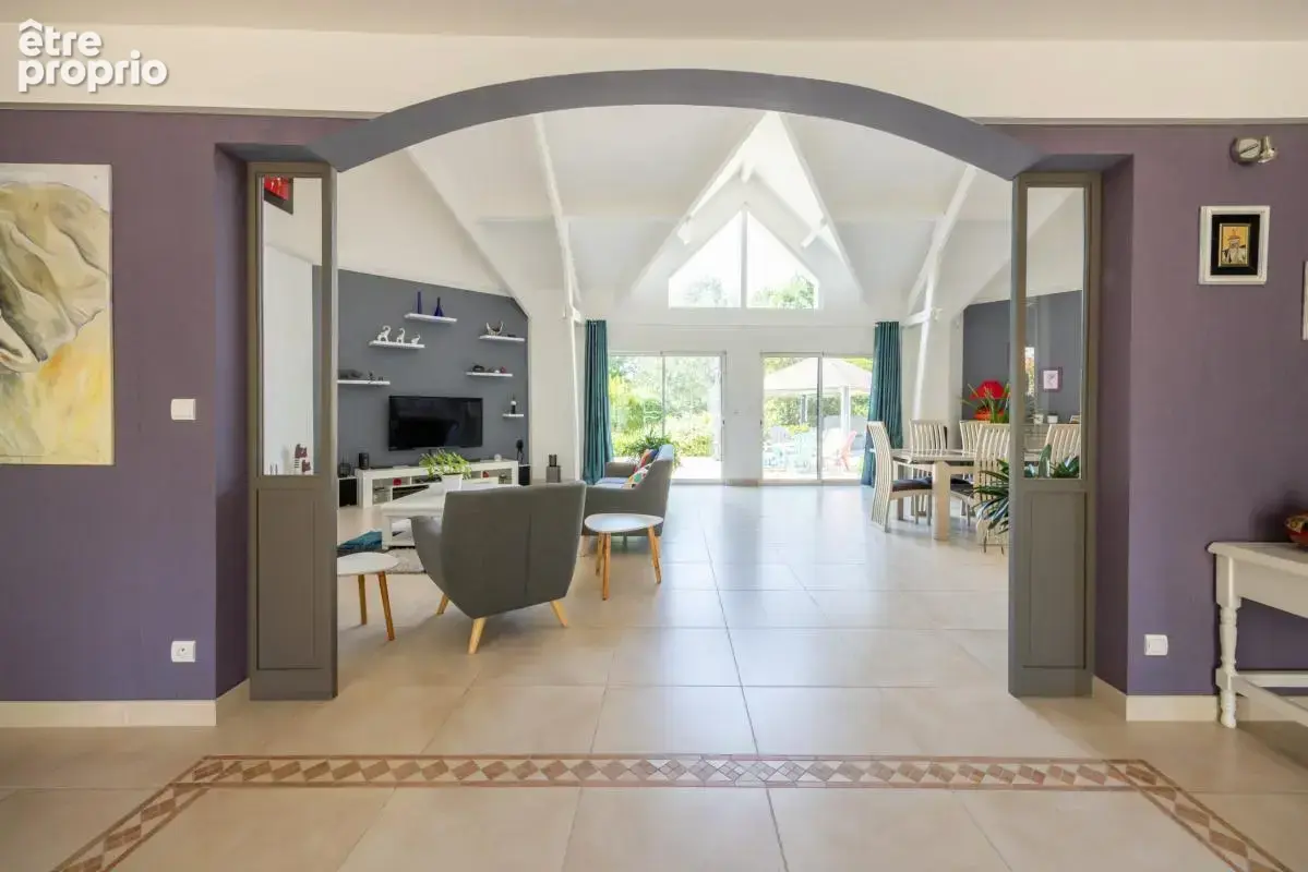 Maison familiale de 230m² - photo 2