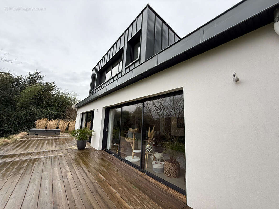 Maison à LE RELECQ-KERHUON