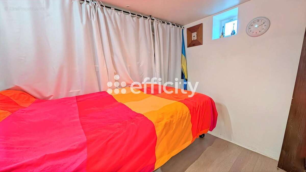 Appartement à COURBEVOIE