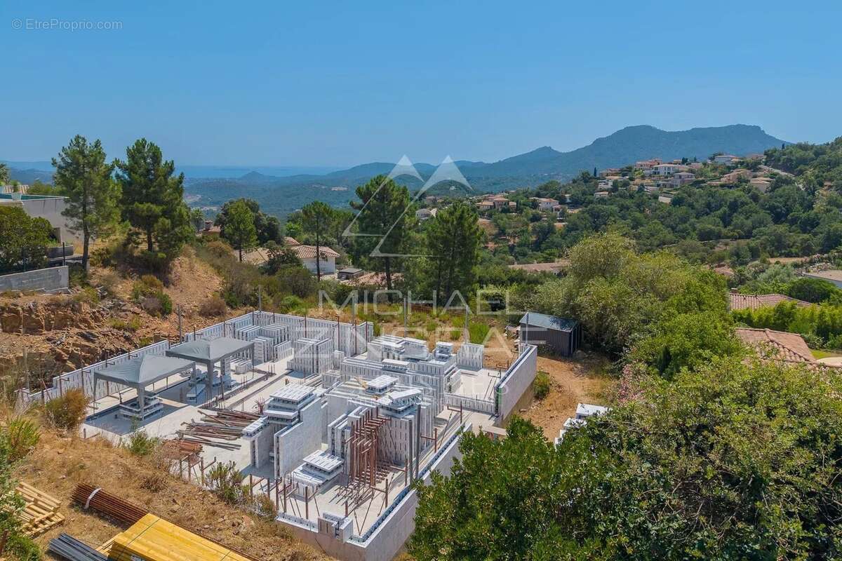 Terrain avec projet prêt à construire et vue imprenable - photo 12