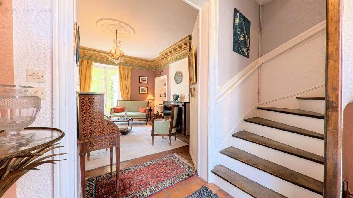 Maison à CHEVRY-COSSIGNY