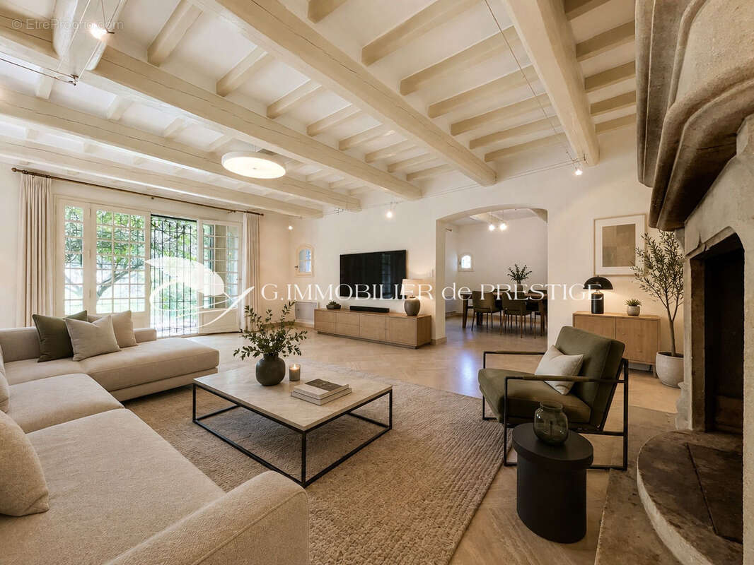 Une villa avec vue panoramique et piscine dans une pinède - photo 9