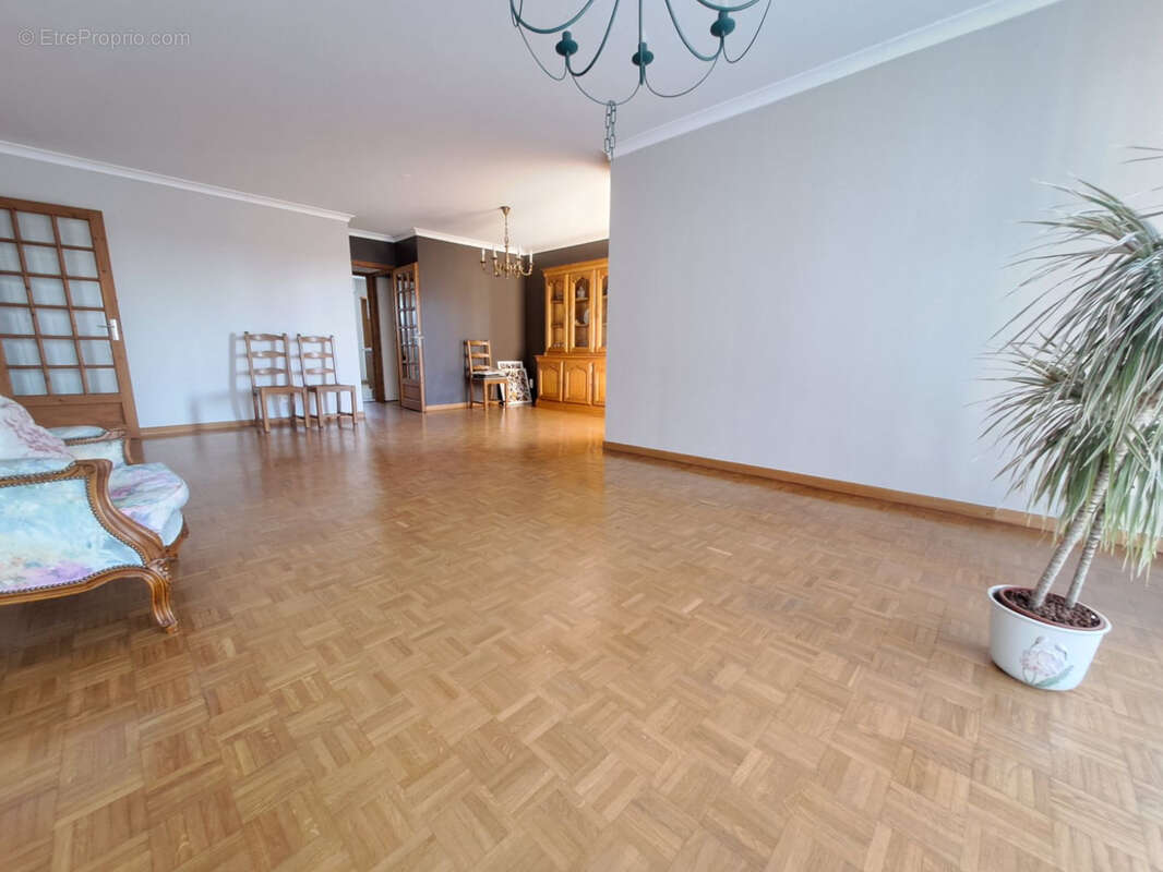 Appartement 2 chambres balcon garage cave - photo 2