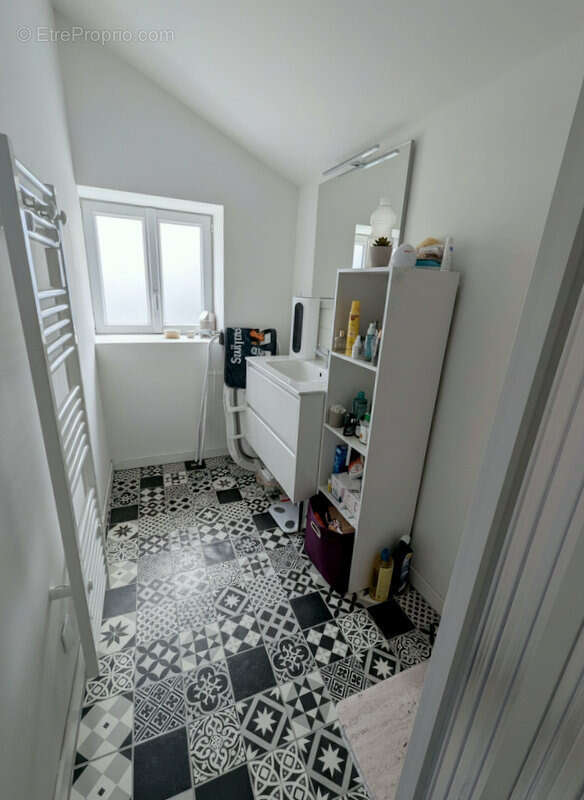 Maison à LOUVIGNE-DU-DESERT