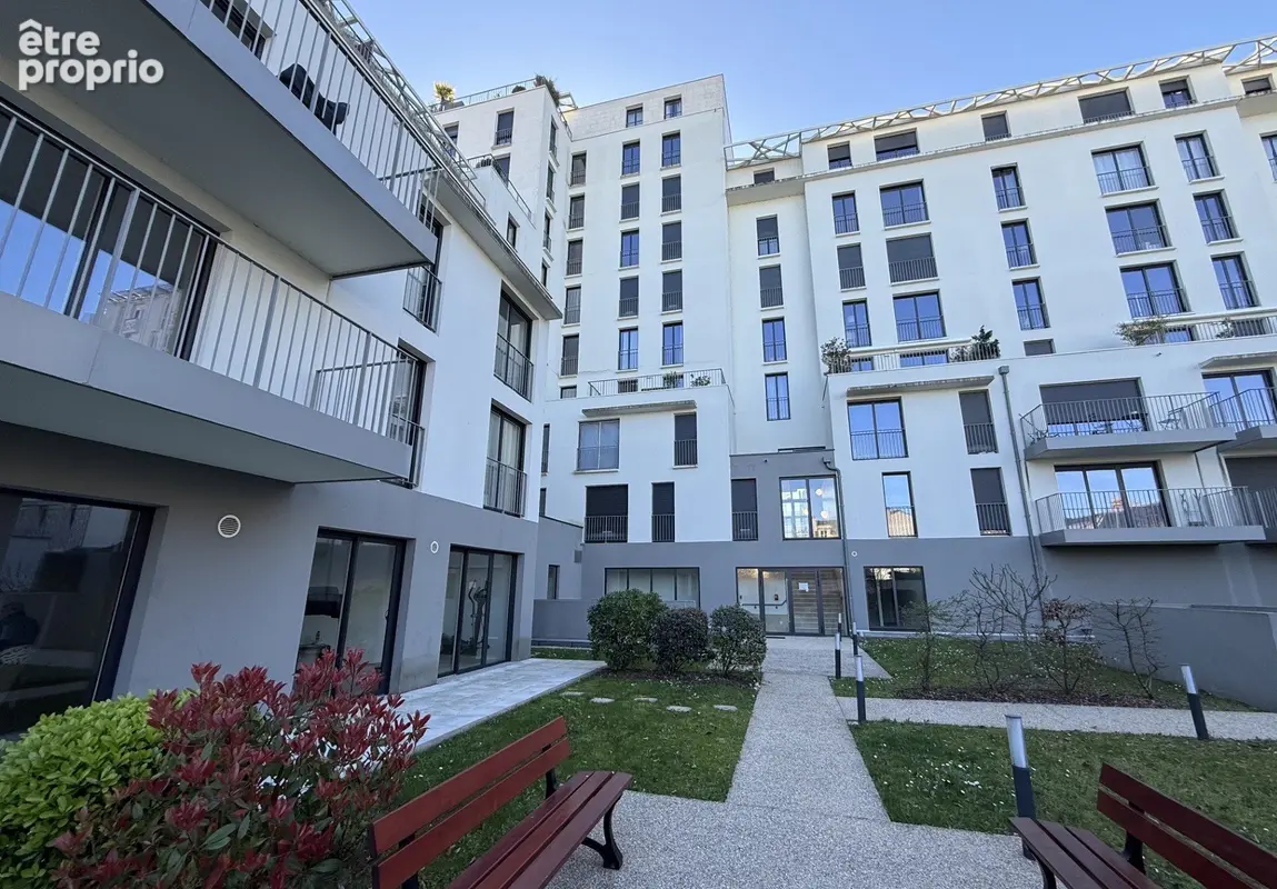 Appartement T3 - 61.3 m² - TOURS - photo 2