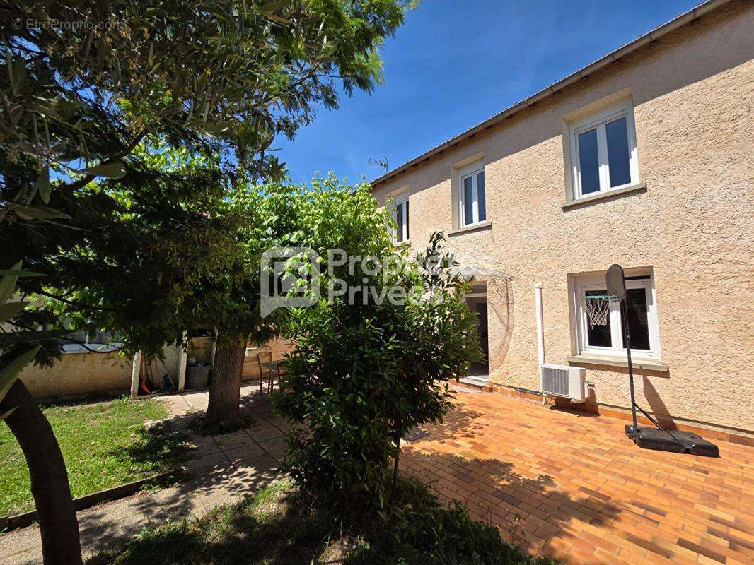 Maison à MONTELIMAR