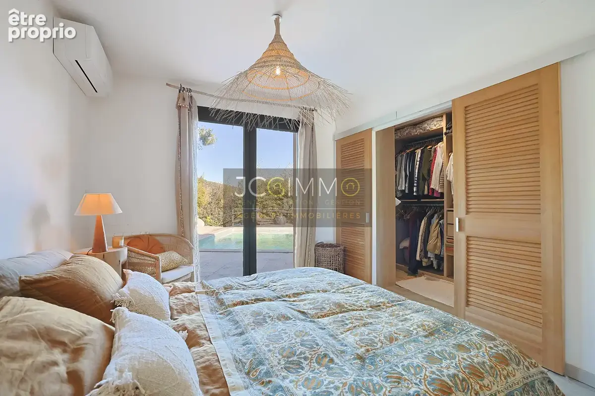 Carqueirane - villa t6 183 m2 vue mer dominante et panoramique avec studio - photo 17