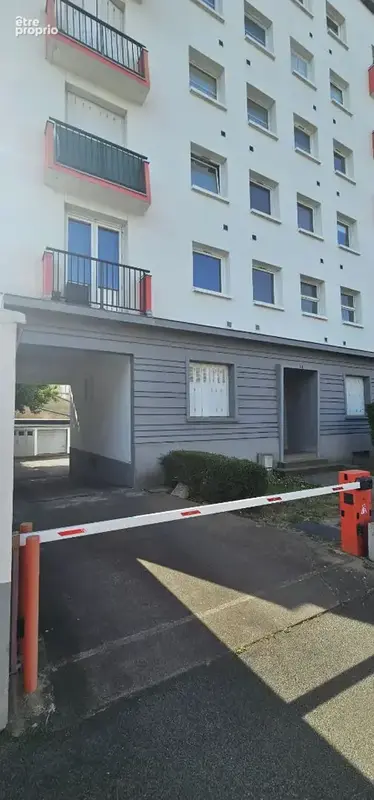 Rezé - avenue de la libération - t3 avec garage et cave - photo 2