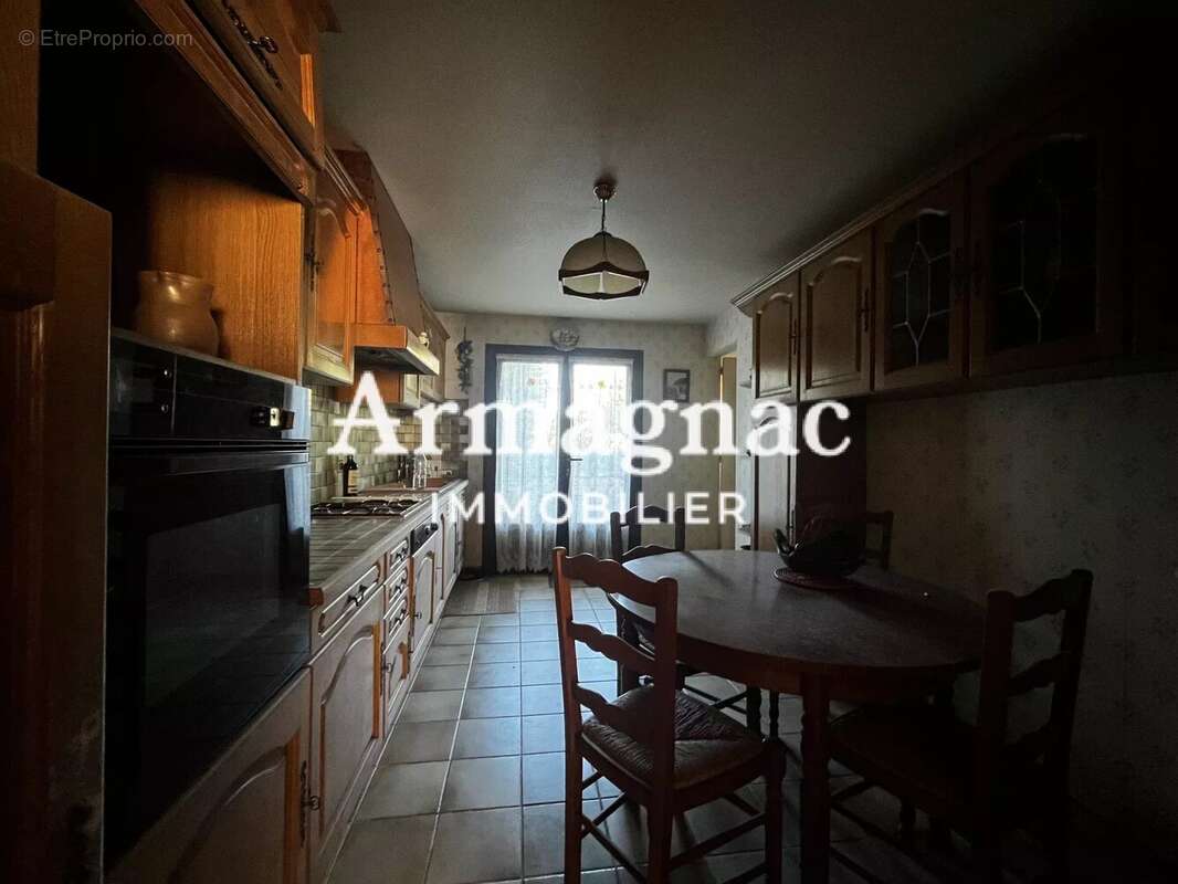 Maison à MONGUILHEM