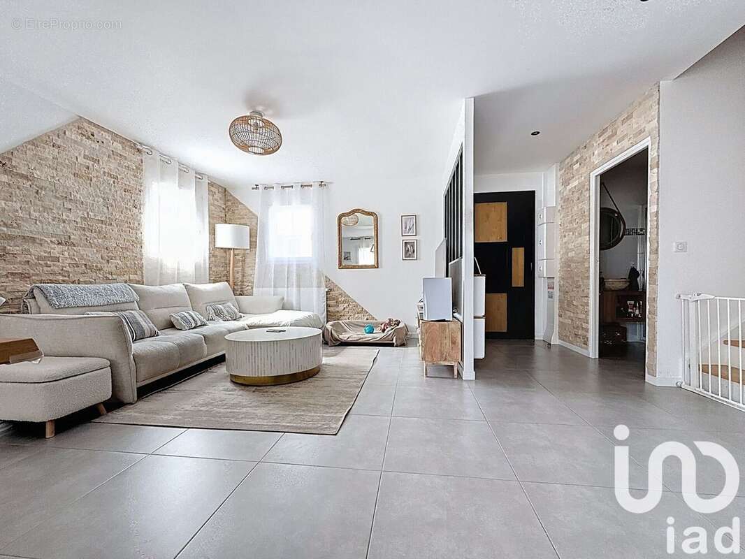 Photo 2 - Maison à MONTLHERY