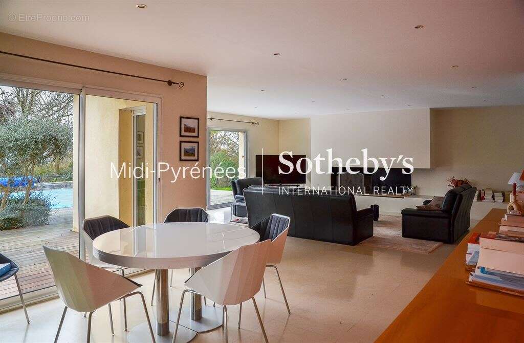 Maison à CLERMONT-LE-FORT