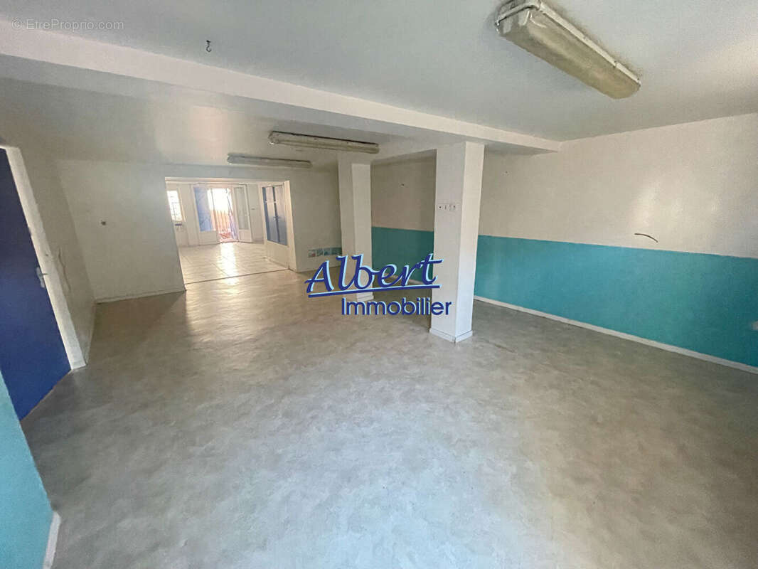 Commerce à OLLIOULES