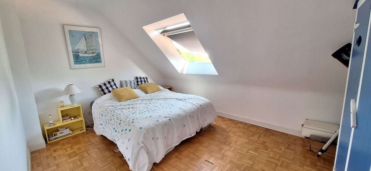 Fouesnant, Jolie maison de 4 chambres, sur un beau terrain arboré de 2000 m² ! - photo 5