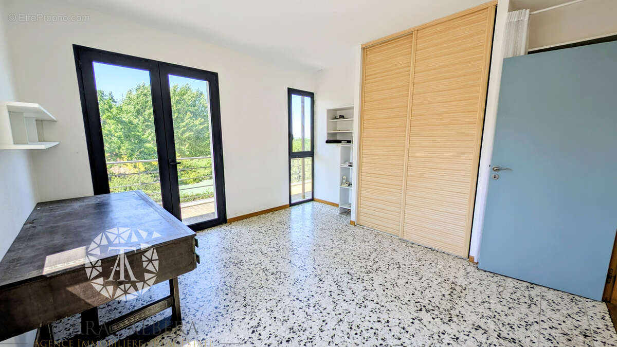 Maison à LAROQUE-DES-ALBERES