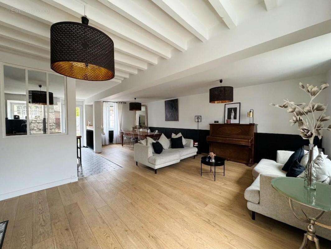 Maison à MACHAULT
