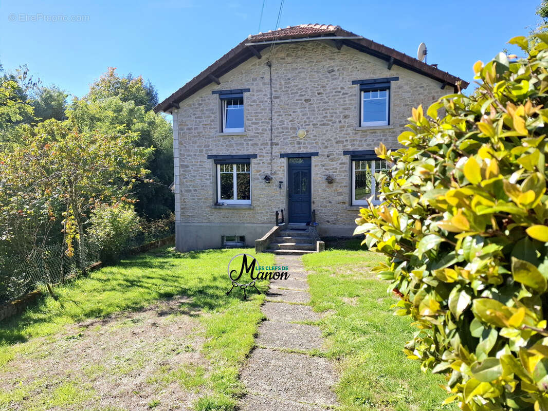 Maison à BERSAC-SUR-RIVALIER