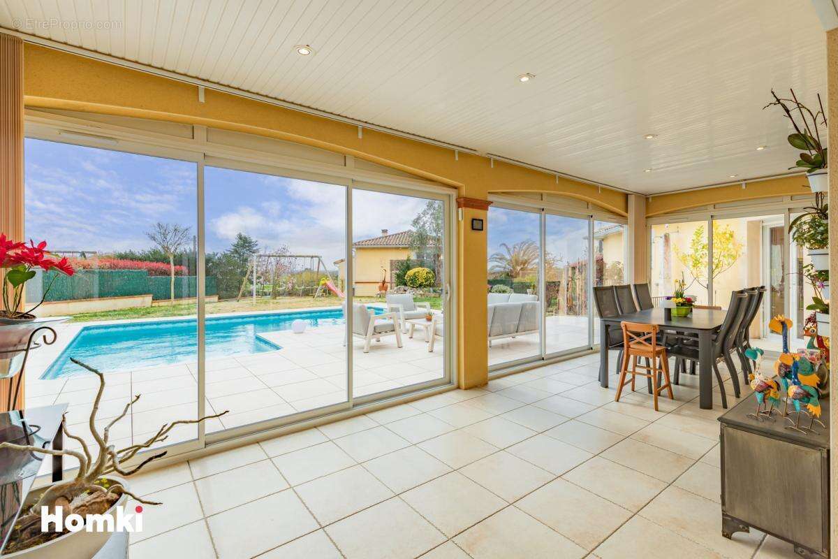 Maison à BRUGUIERES