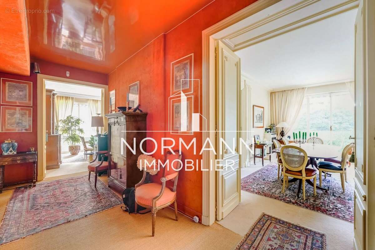 Appartement à PARIS-16E