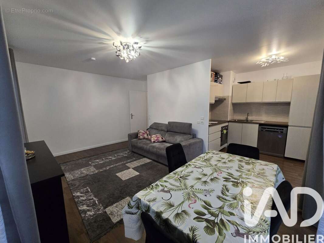 Photo 2 - Appartement à LA COURNEUVE