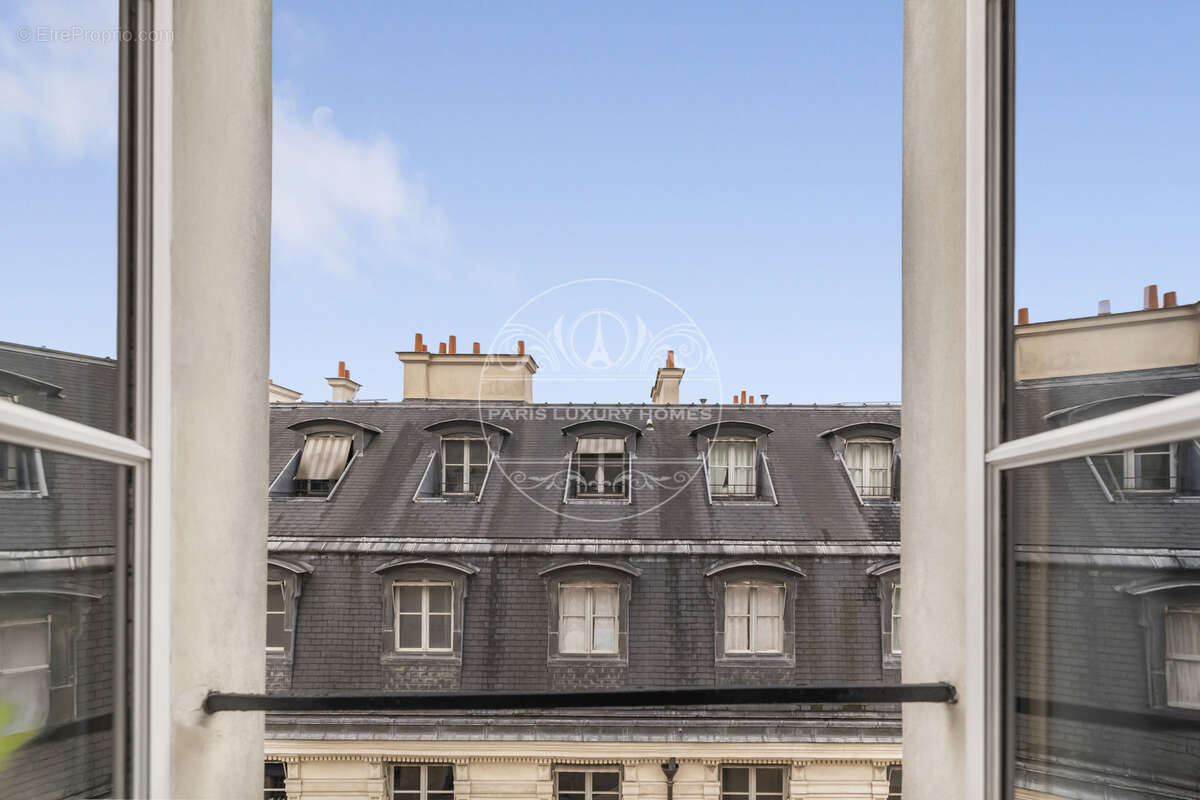 Appartement à PARIS-1E