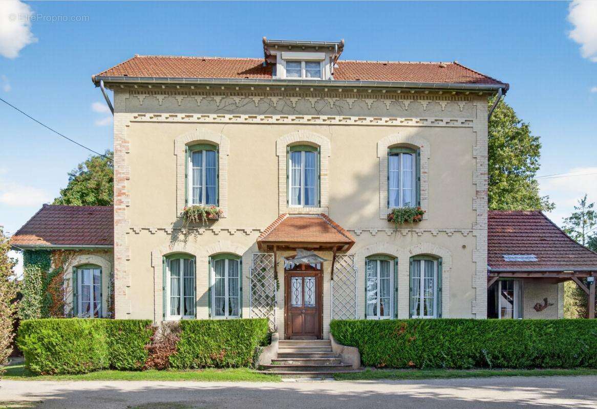 Maison de maître, 6 chambres, parc arboré de 4 566m², dépendances - photo 12