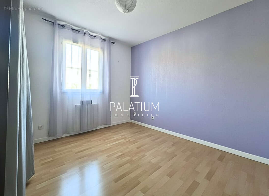 chambre 3 - Maison à CHATEAU-ARNOUX-SAINT-AUBAN