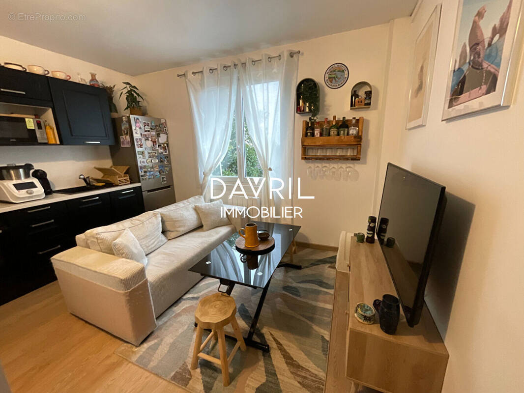 Appartement à CHANTELOUP-LES-VIGNES