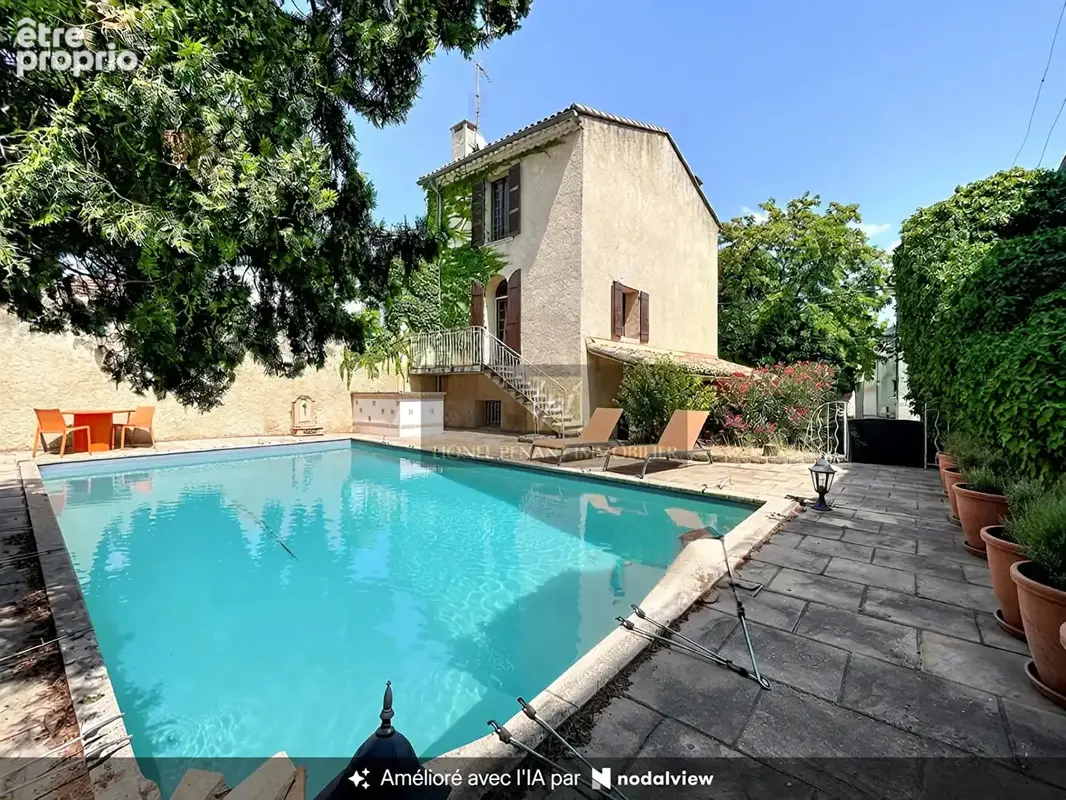Carpentras maison de ville t4 110m2 a rafraichir avec piscine et pool house - photo 2