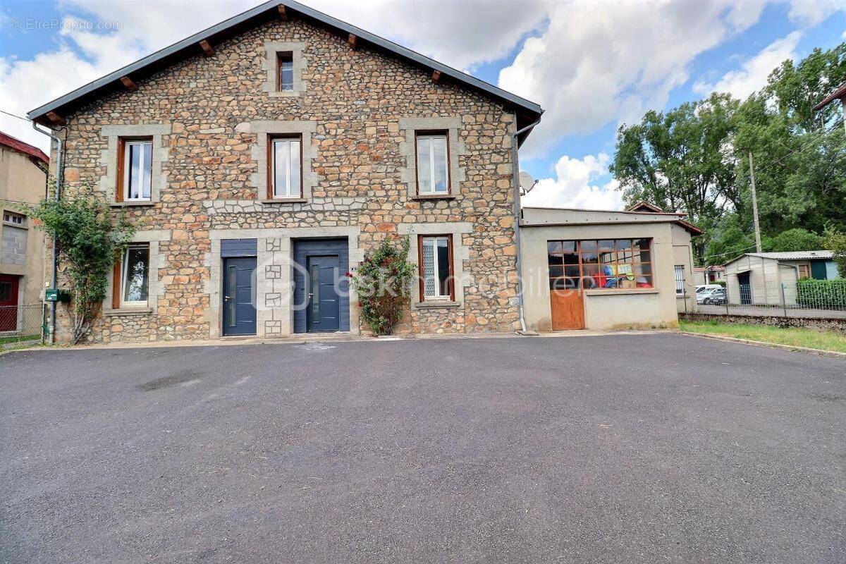 Maison à CHABRELOCHE