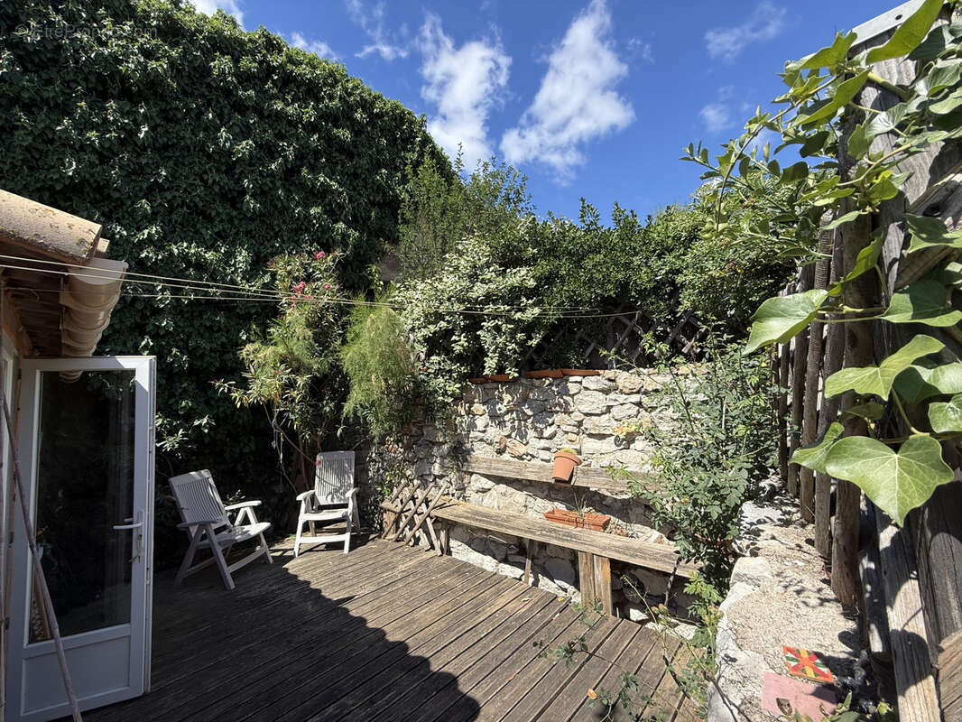 Quartier Haut de Sète, appartement T2 avec terrasse, - photo 10
