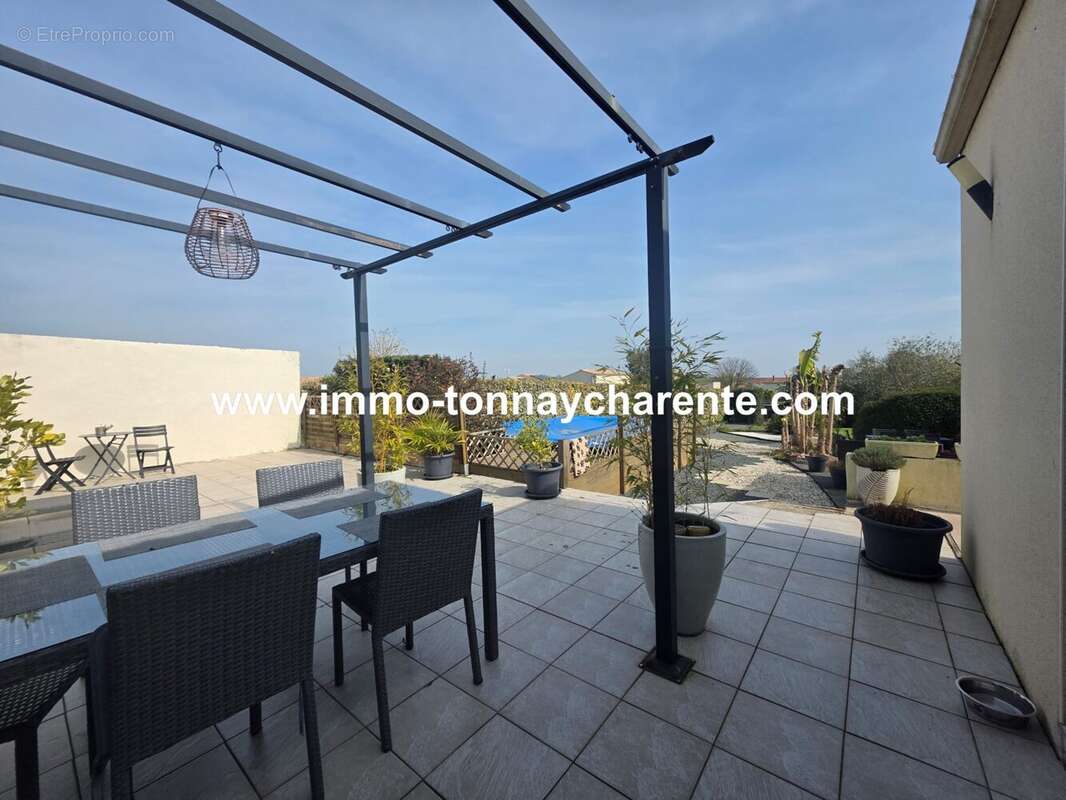 Maison à TONNAY-CHARENTE