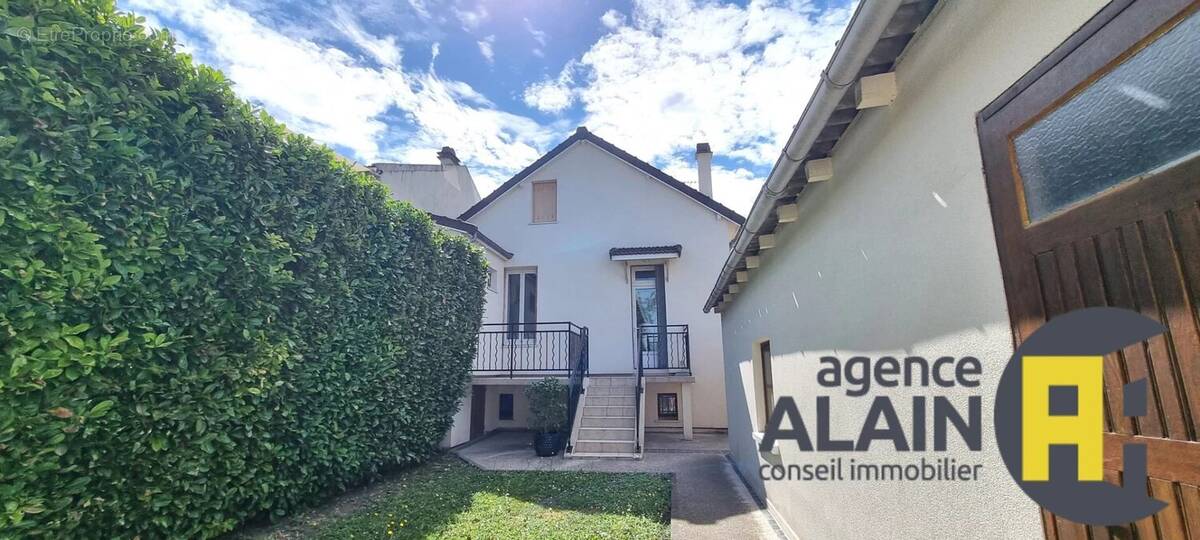 Maison à GARGES-LES-GONESSE