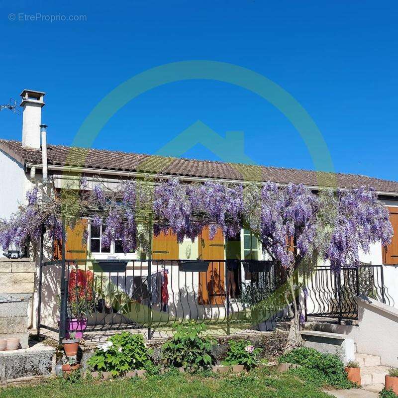 Maison à CHASSENEUIL-SUR-BONNIEURE