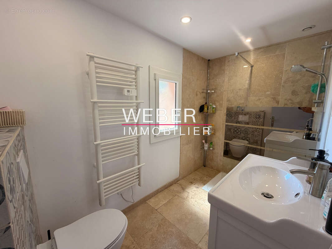 TOULON OUEST 4 CHEMINS - Maison 130 m2 - Piscine - Terrain 840 m2 - photo 10