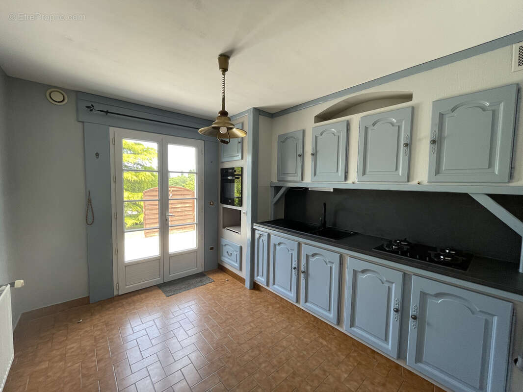 Maison à NEUILLE-PONT-PIERRE