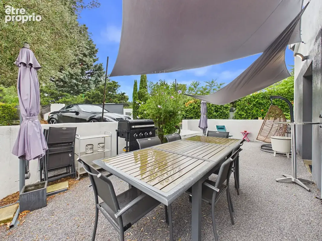 Maison familiale de 126 m2 avec 4 chambres et jardin arboré de 1 208 m² - photo 3